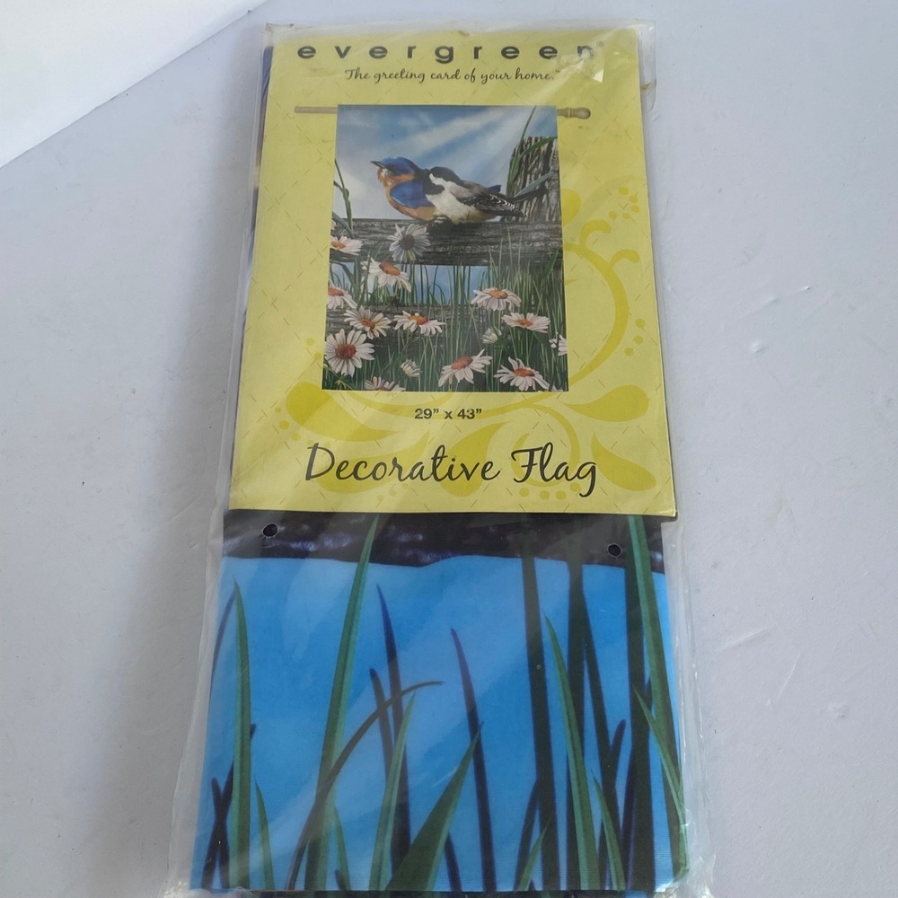 Evergreen Decorative Flag Garden 29x43 Blue Bluebirds on a Fence New Birds Daisy